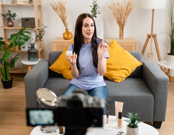Influencer vs affiliate marketing header